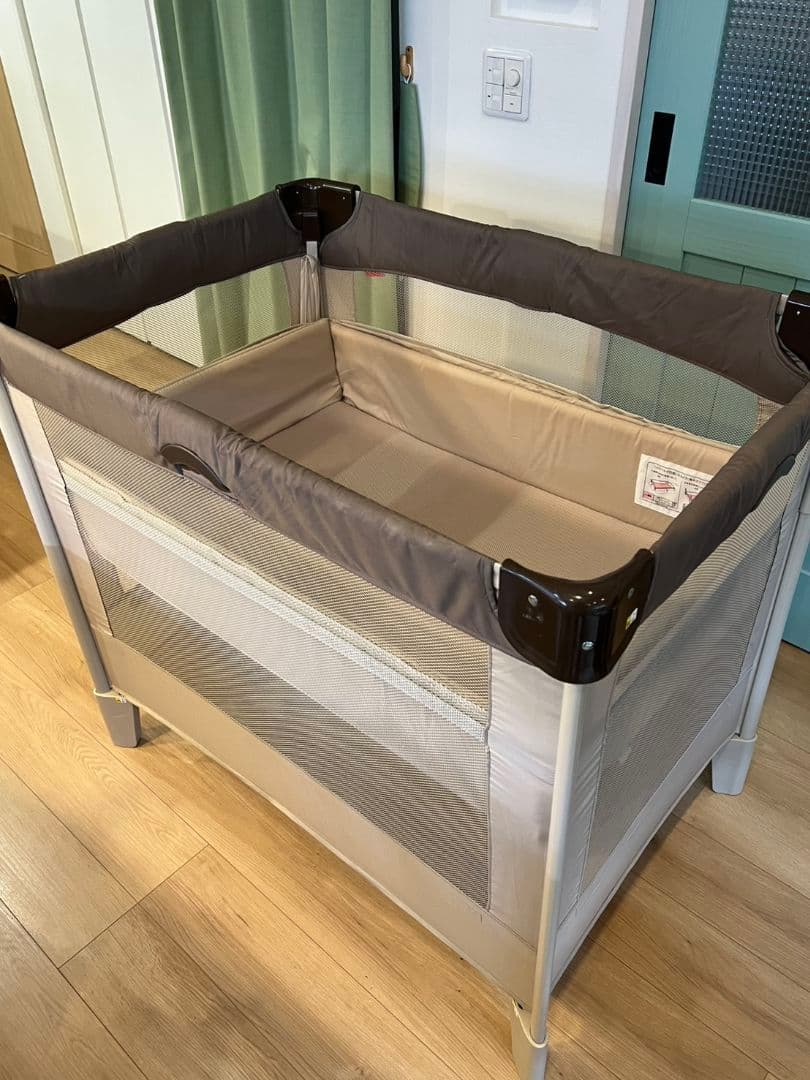 【メル84111】アップリカ ココネルエアー　ベビーベッド