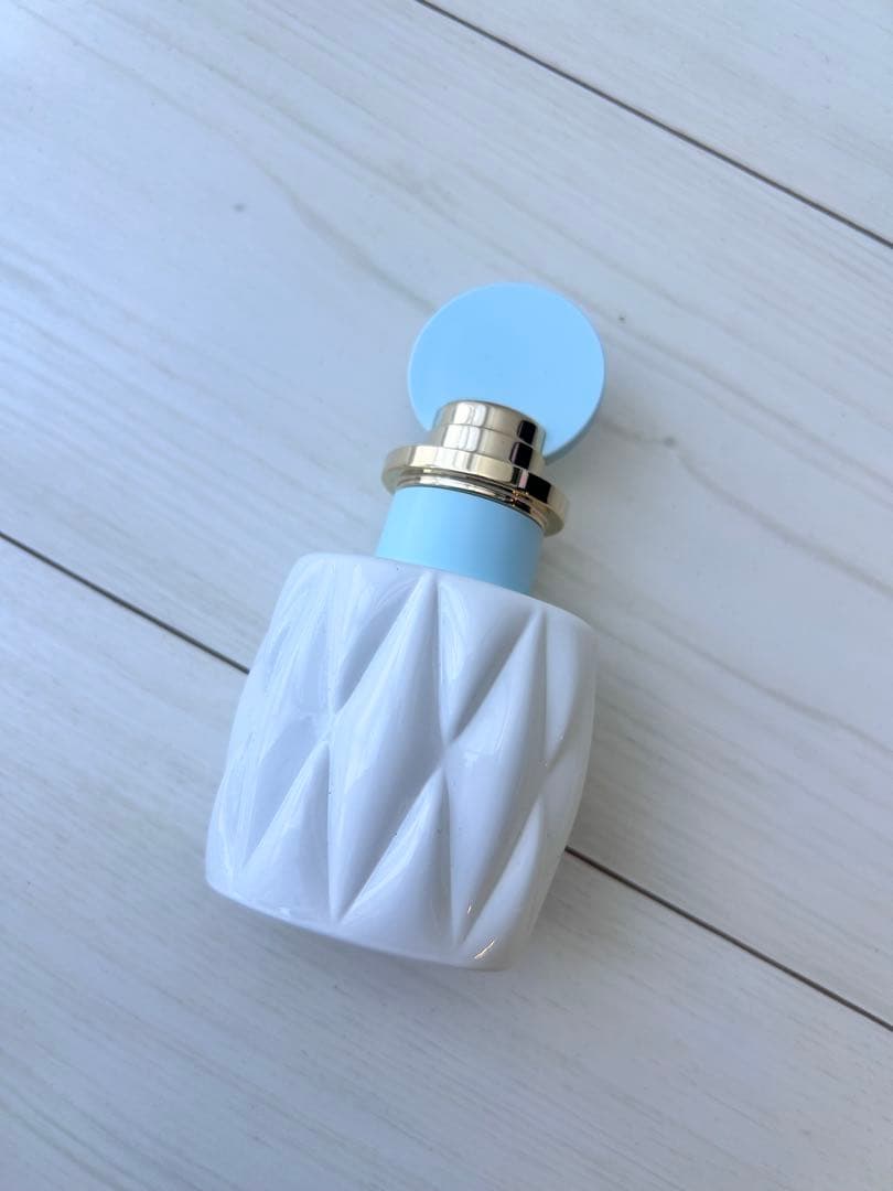 Miu Miu フルール ドゥ レ オードパルファム 香水 50ml