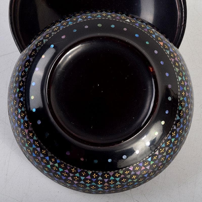 茶道具　黒漆　青貝　螺鈿装飾　香合　時代箱　V　8831