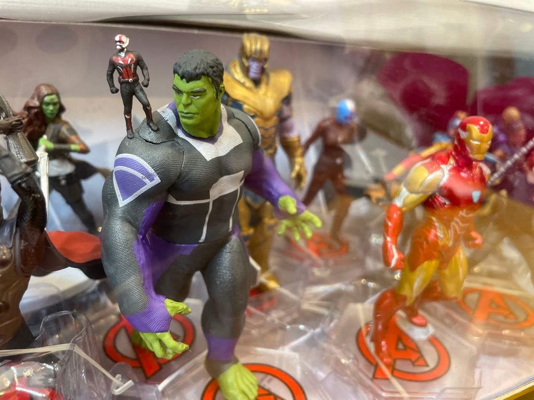 【値下げしました】マーベル メガフィギュアセット