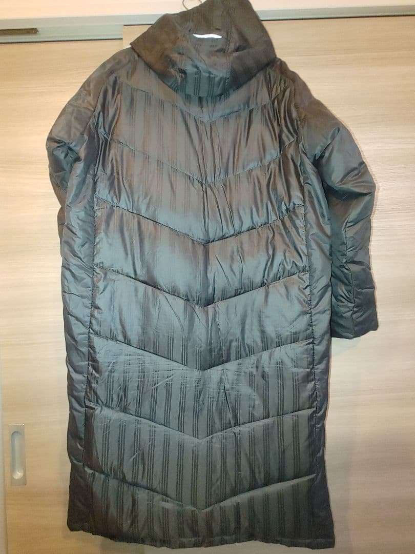 adidas　ダウンコート　XOサイズ ブラック×シルバーライン