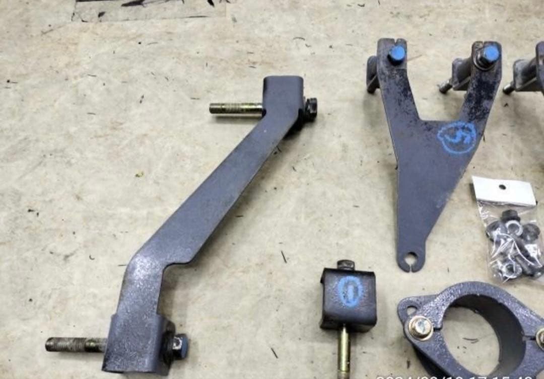 デリカ D5 ボディリフトアップキット