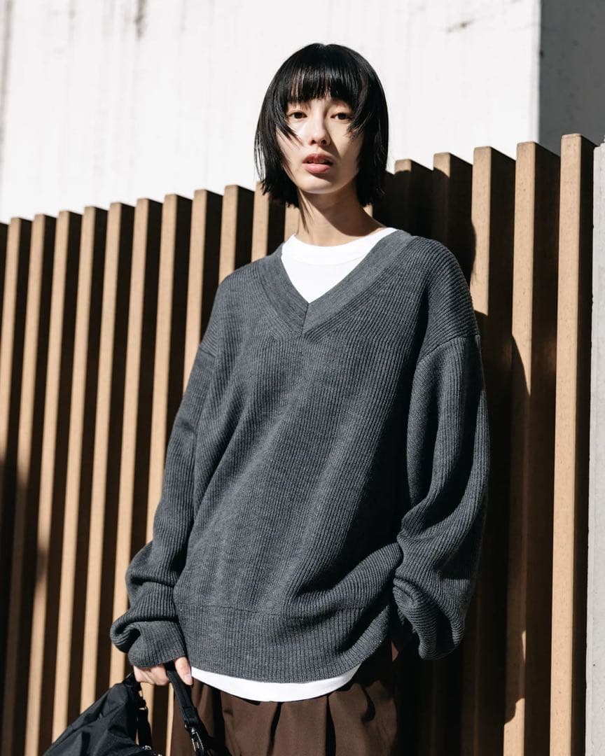 【即完】FINE WOOL V-NECK KNIT PULLOVER