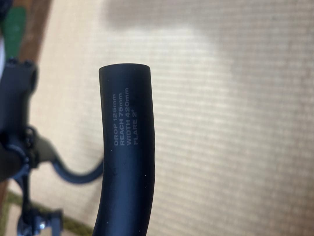 ロヴァール　ラピーデハンドルバーとターマックステム