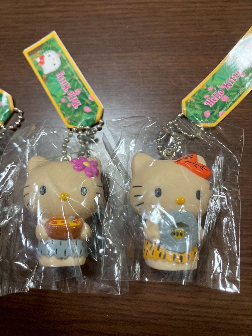 希少 激レア 新品 ご当地 ハローキティ 原始人 ソフビ ボールチェーン