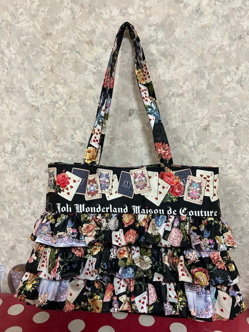 なん　ジョリーフルール フリルバッグ　Aliceパーティー柄ブラック