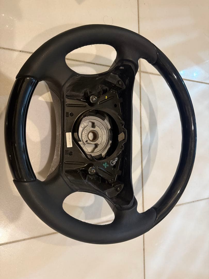 メルセデスベンツ　ステアリング　W210、W211？