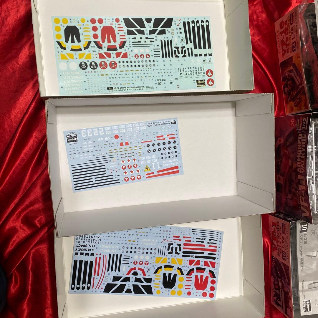 VF-1 バルキリー 3点セット　新品　未開封　マクロス　プラモデル　1/72