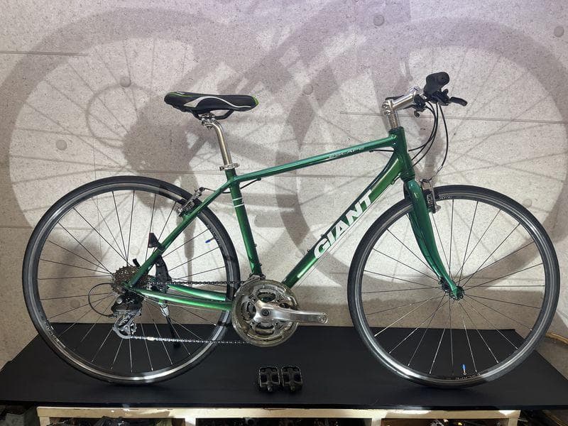 GIANT ESCAPE R3 クロスバイク sizeS　グリーンカラー