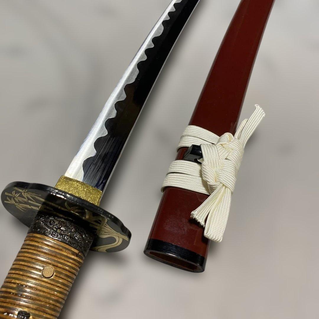 高級模造大刀 藤巻柄 竹笹図木瓜鍔 小豆色呂鞘