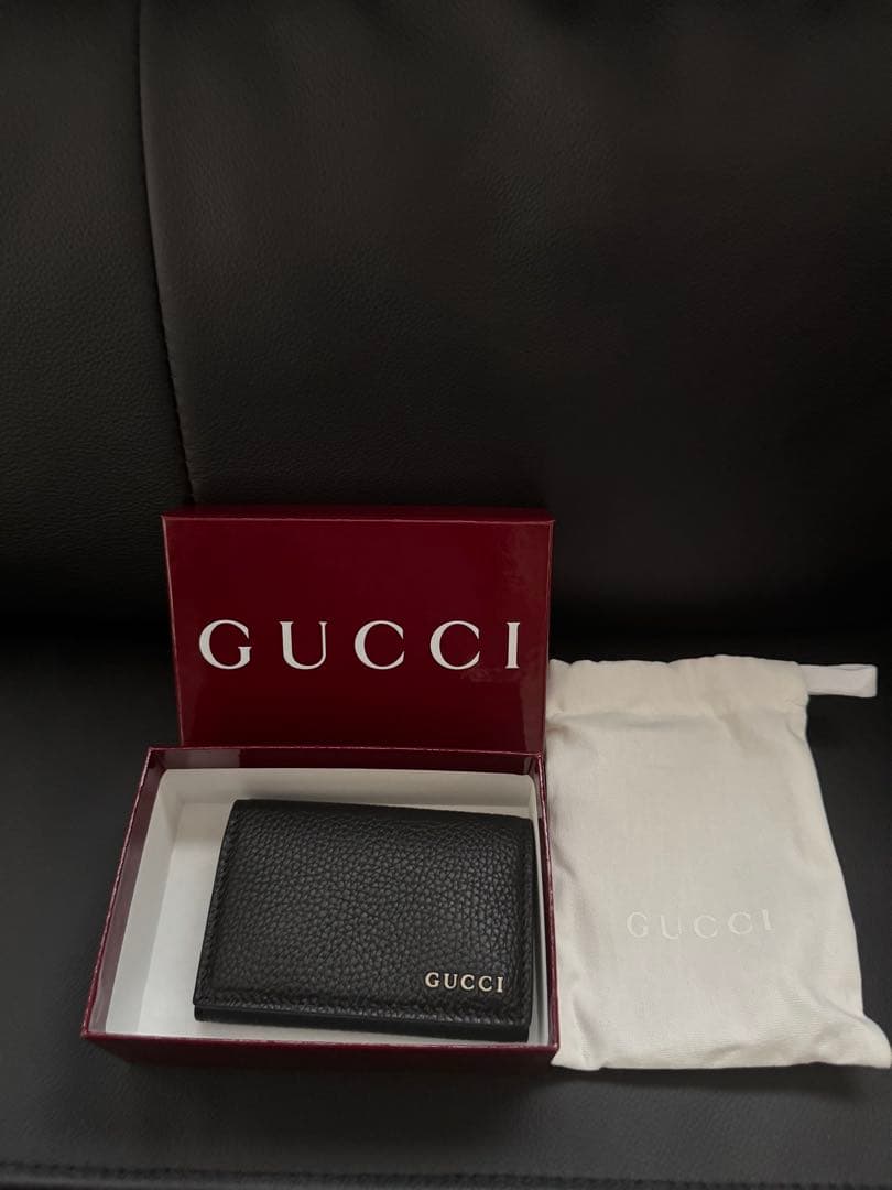 GUCCI ロゴ カードケース（名刺入れ）