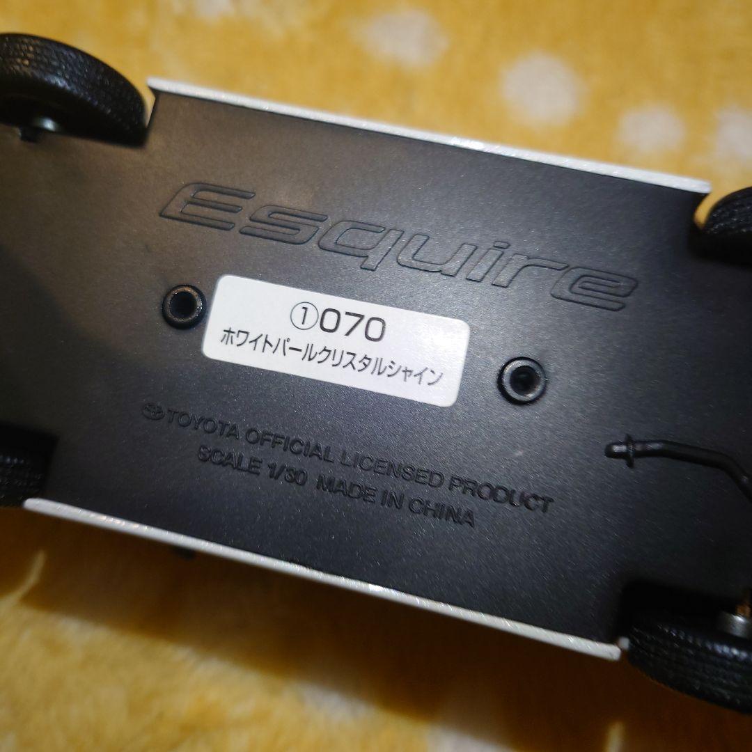 Esquire ミニカー 070 ホワイトパールクリスタルシャイン　模型