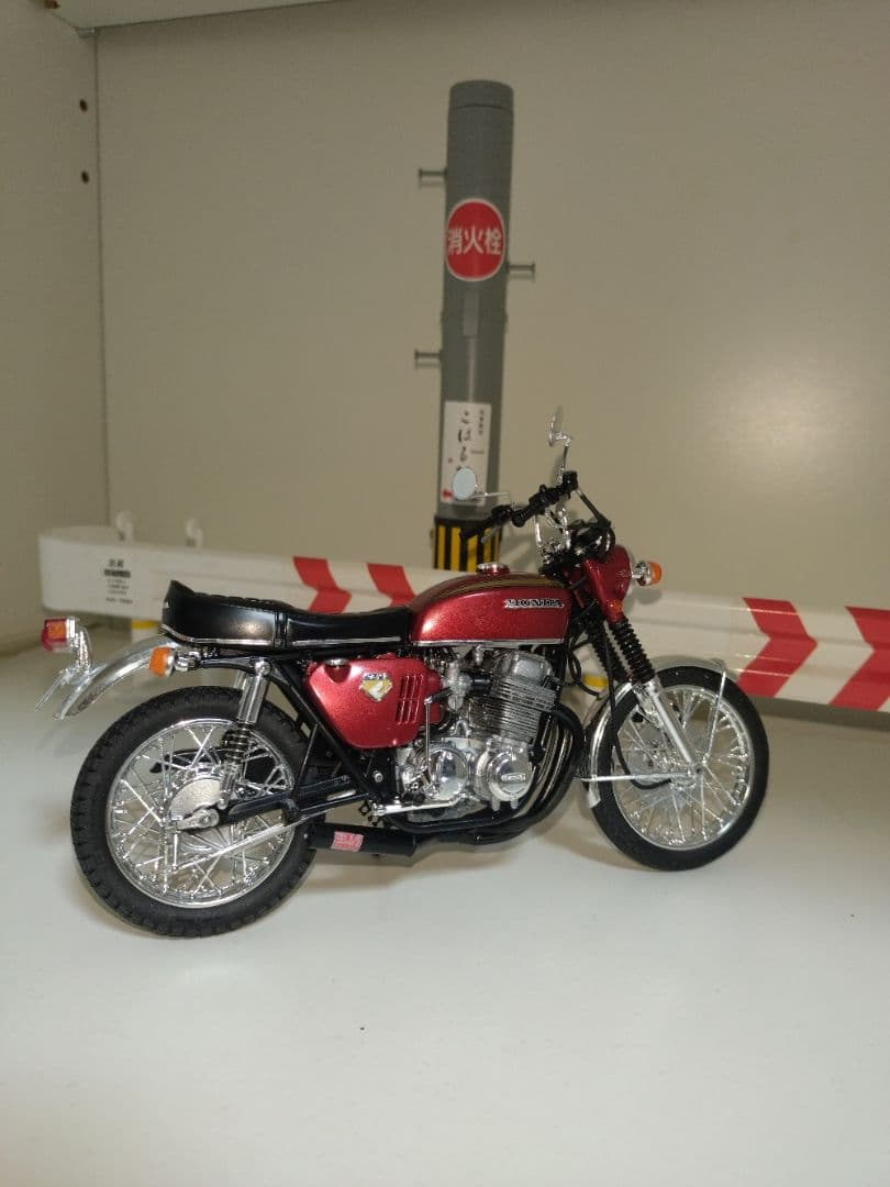 アオシマバイクシリーズプラモデル完成品ホンダCB750Customクリアケース付