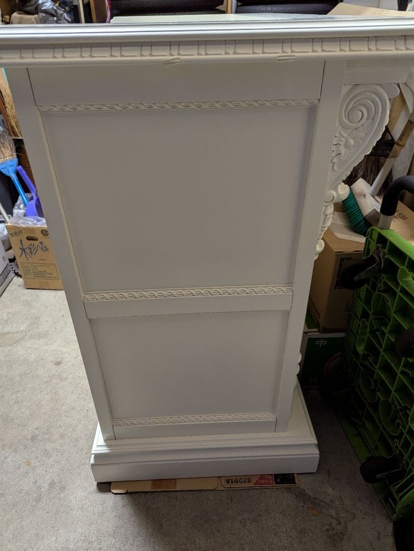 西欧彫刻　カウンターテーブル　ホワイト装飾