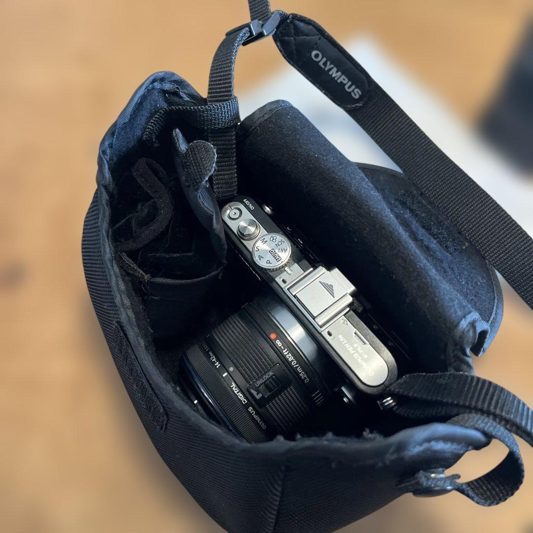 OLYMPUS ミラーレス一眼 ダブルレンズ　E-PL3