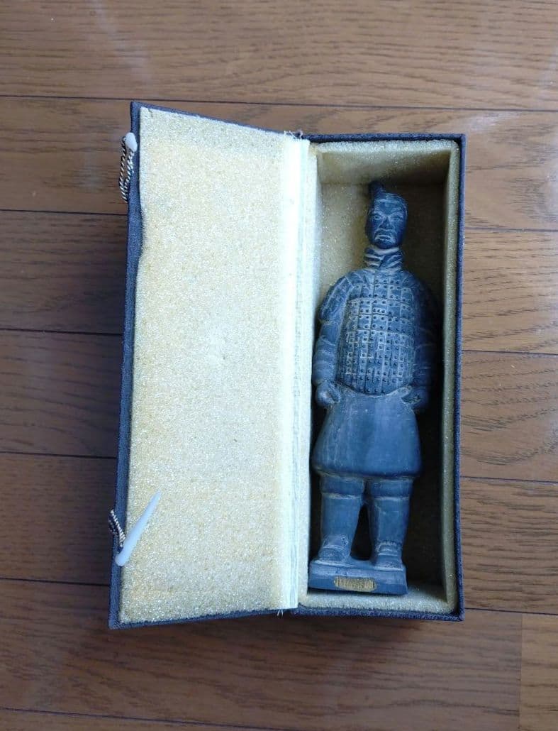 兵馬俑　レプリカ　ケース付き