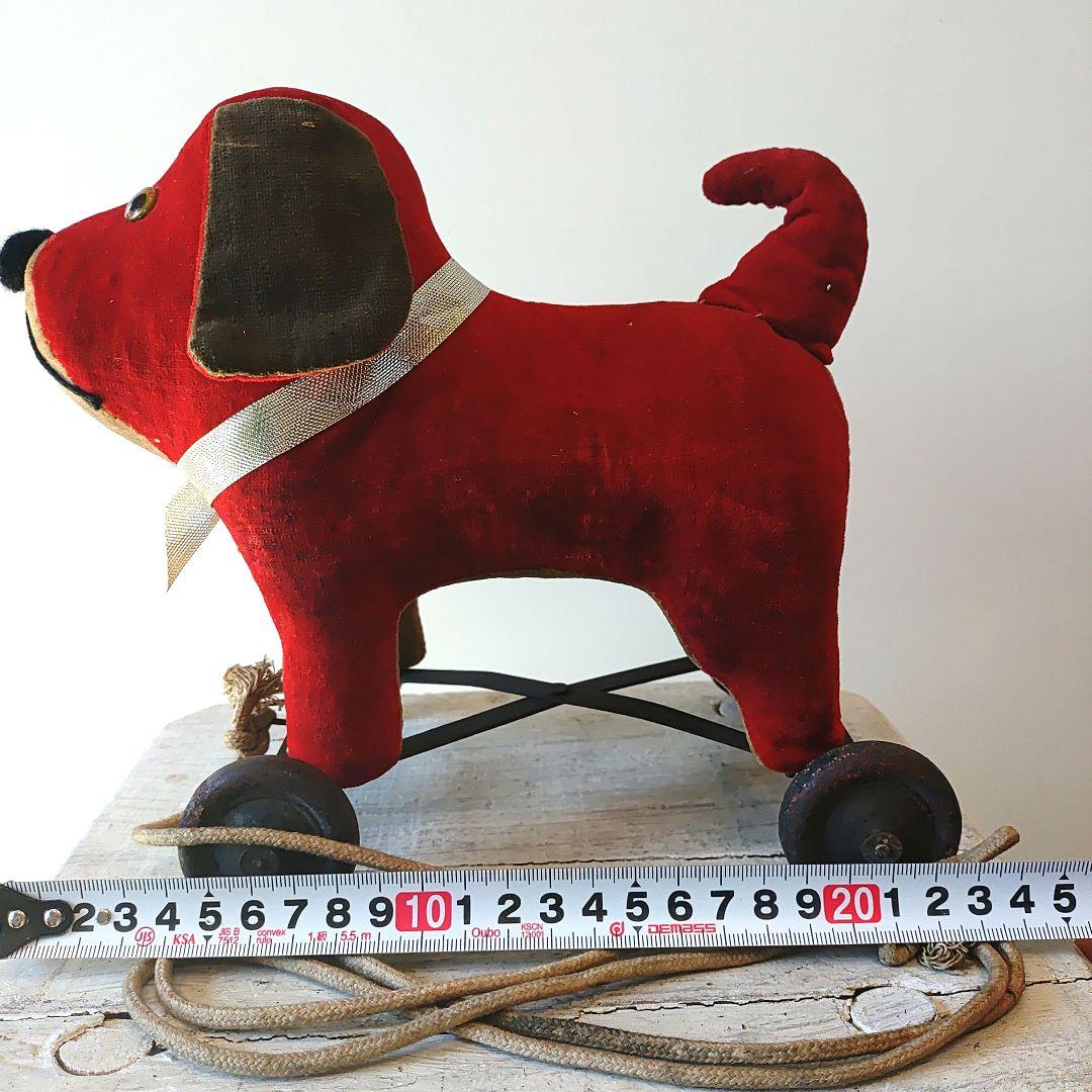 アンティーク人形　赤い犬の引きぐるま玩具