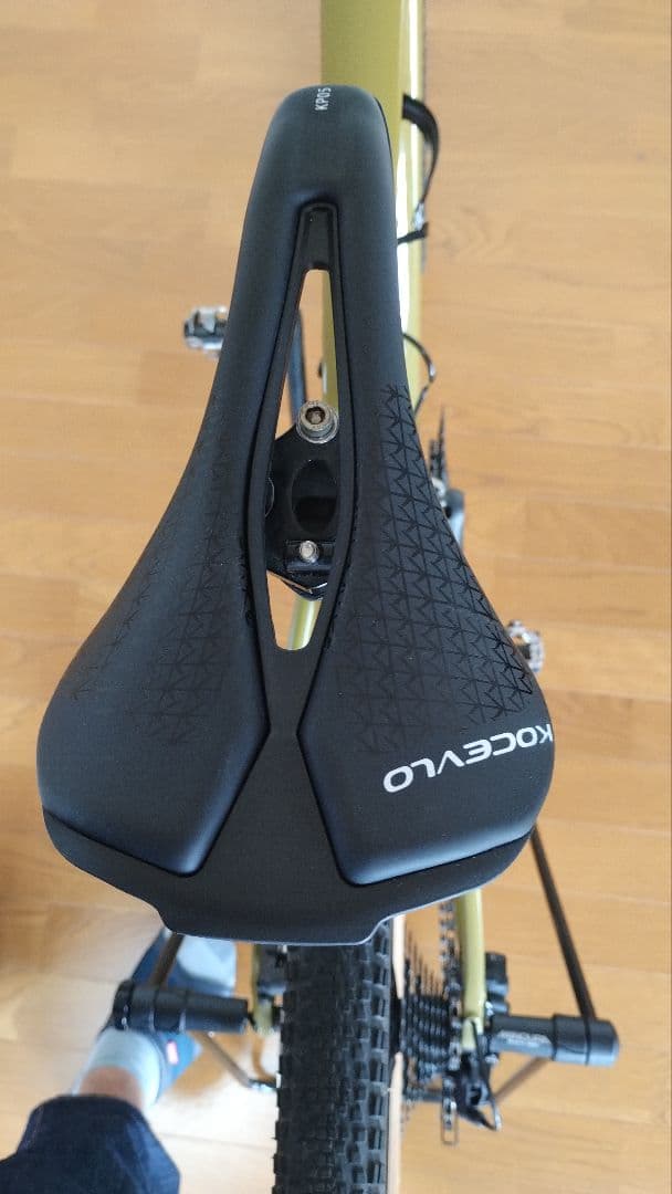 キャノンデールグラベル　トップストーンカーボン4