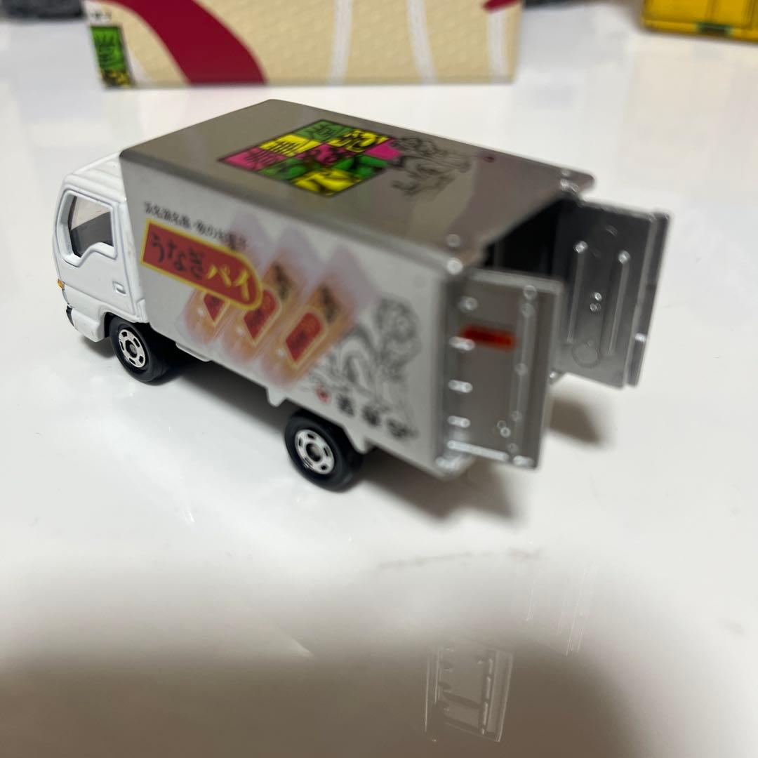 トミカ　春華堂配送車２台