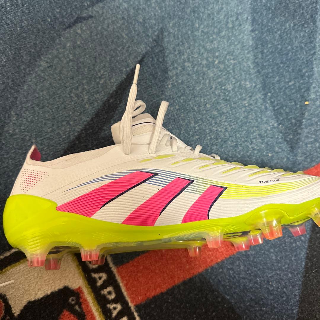 adidas Predator サッカーシューズ ホワイト/ピンク/イエロー