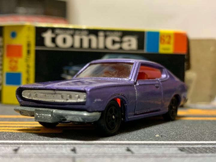 日本製　黒箱トミカ 日産　ブルーバードU エラー品