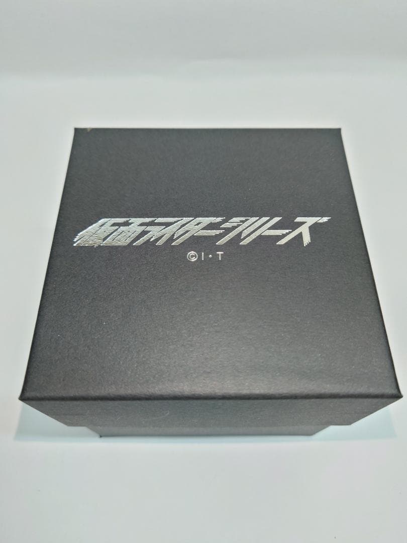 【未使用品】腕時計 バンダイ 仮面ライダー龍騎 ミラーワールドウォッチ