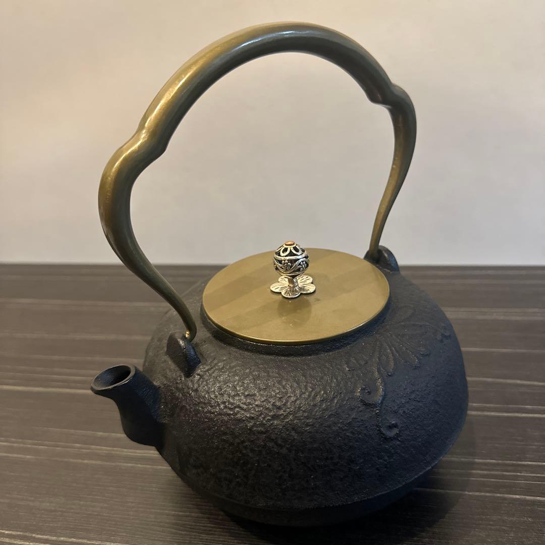 鋳鉄 花模様 鉄瓶