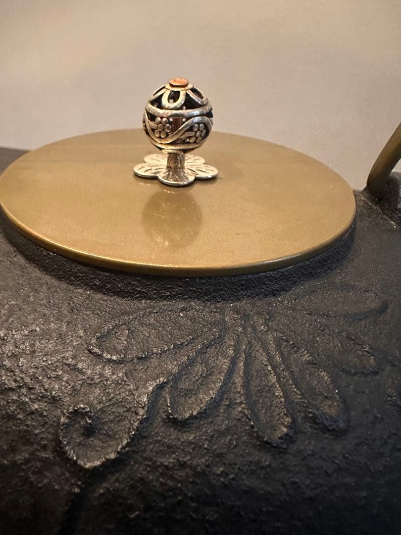 鋳鉄 花模様 鉄瓶