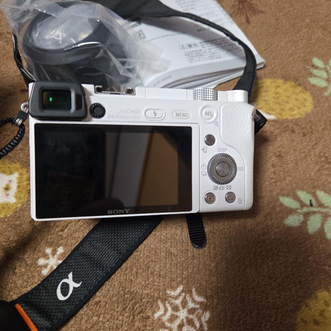 Sony デジタルカメラ　α6000 デジタル一眼　望遠レンズ別途