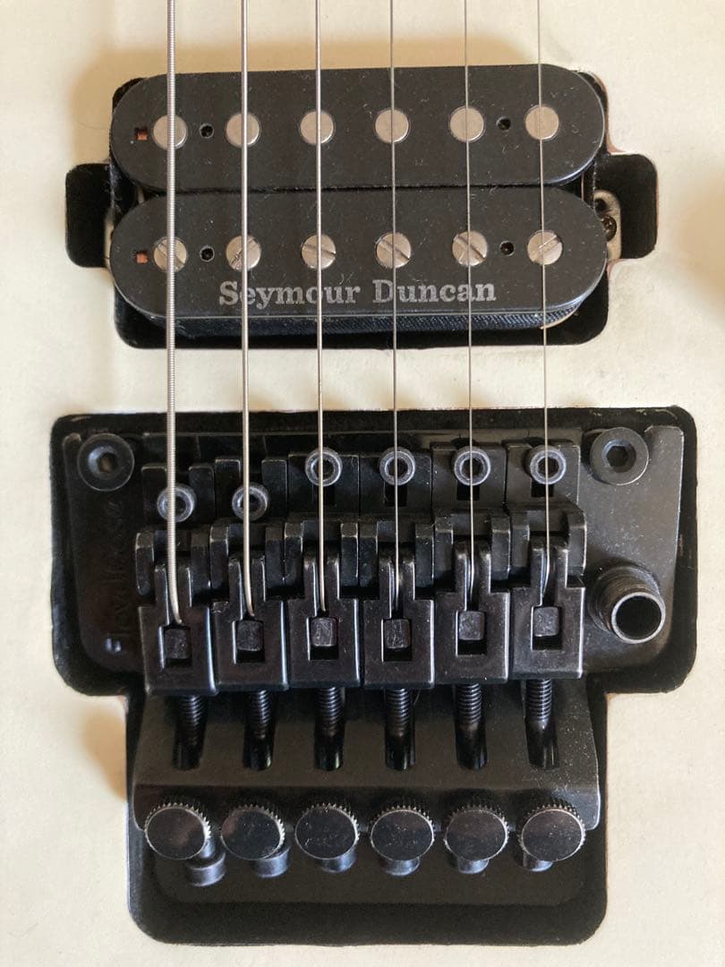 CHARVEL ( シャーベル ) 純正ハードケース付き