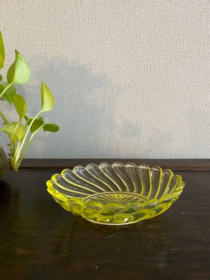 オールドバカラ　バカラ　ウランガラス　小物入れ　バンブー　レア　美品