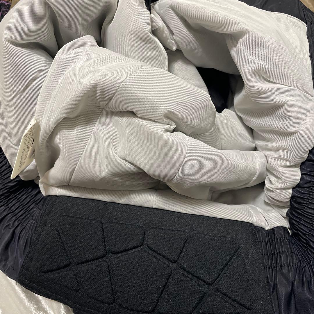 美品　タグ付き　デサント　パンツ　ロゴ　スキー　ウェア