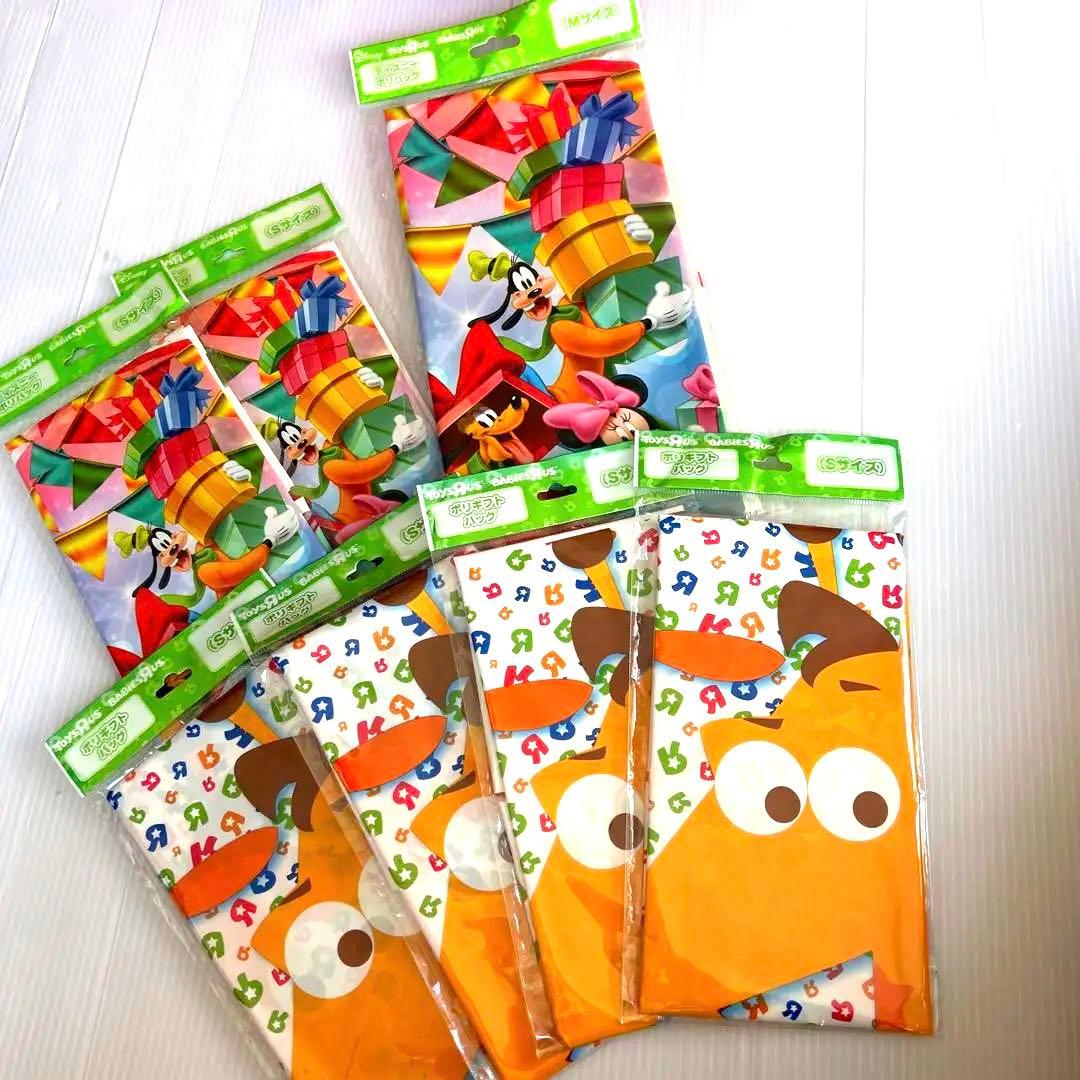 トイザらスクリスマスプレゼントギフト袋　梱包　サンタさん　お誕生日　Disney