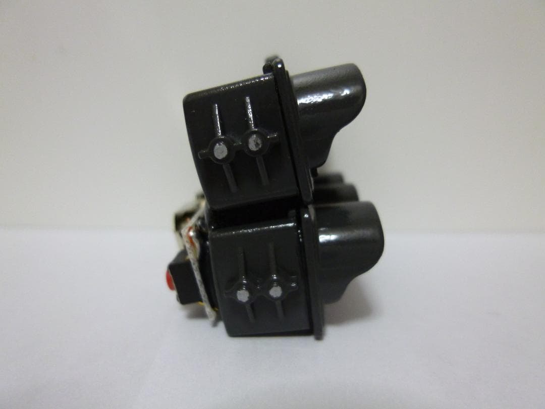 本物志向改造　信号機ガチャ（青色矢印３灯　ブラックグレー）