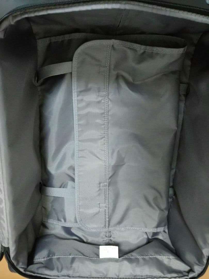 無印良品　四輪キャリーバッグ　黒　中　26リットル　スーツケース　Мサイズ