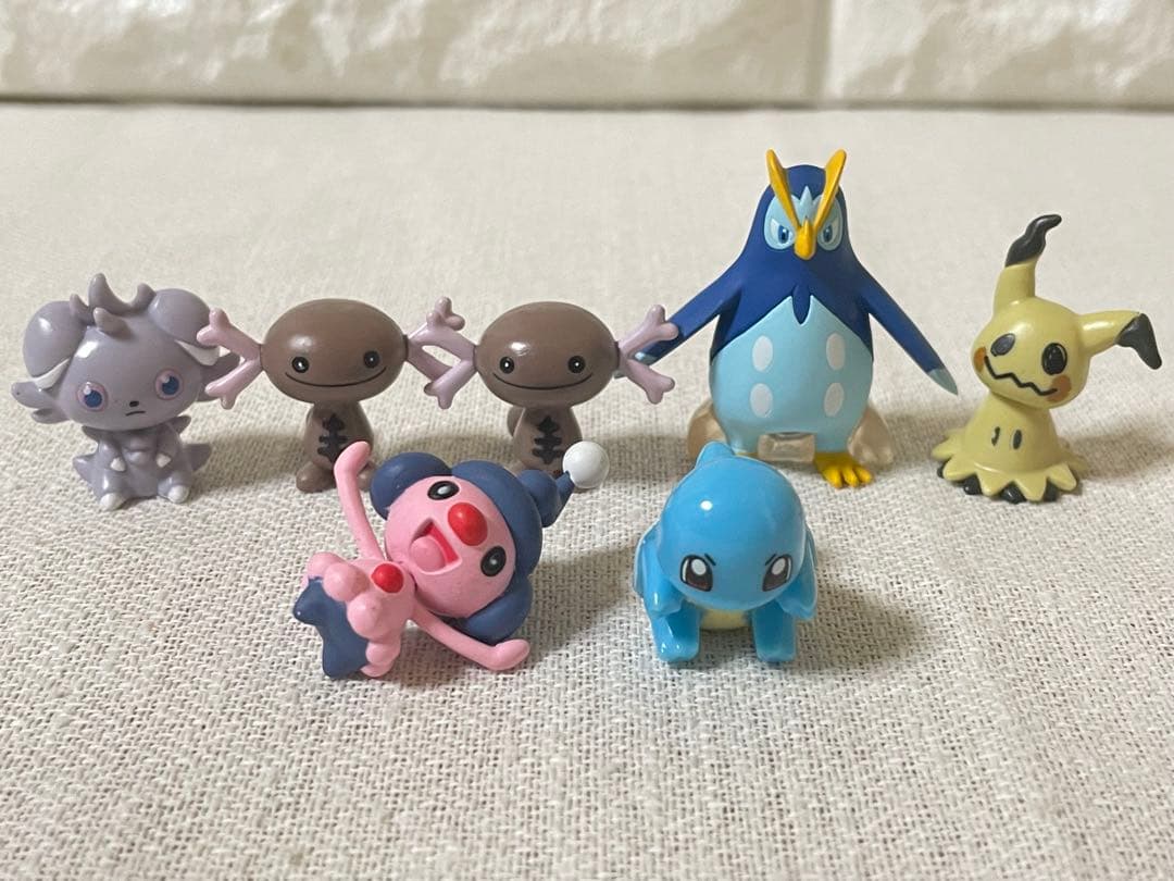 ポケモン　ミニフィギュアなど　ピカチュウ　ルギア　メガリザードンX ヘラクロス