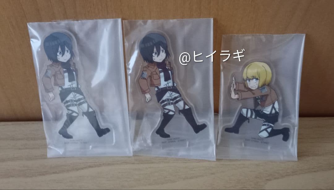 【進撃の巨人/ 一番くじ】獣の巨人&リヴァイ フィギュア、アクリルスタンドなど