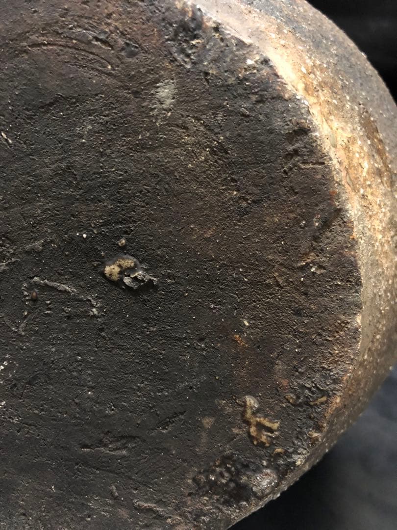 美しい古美術◾️蔵から釉薬のプチプチしたかなり雰囲気のある壺、壷、花瓶が出て来た。