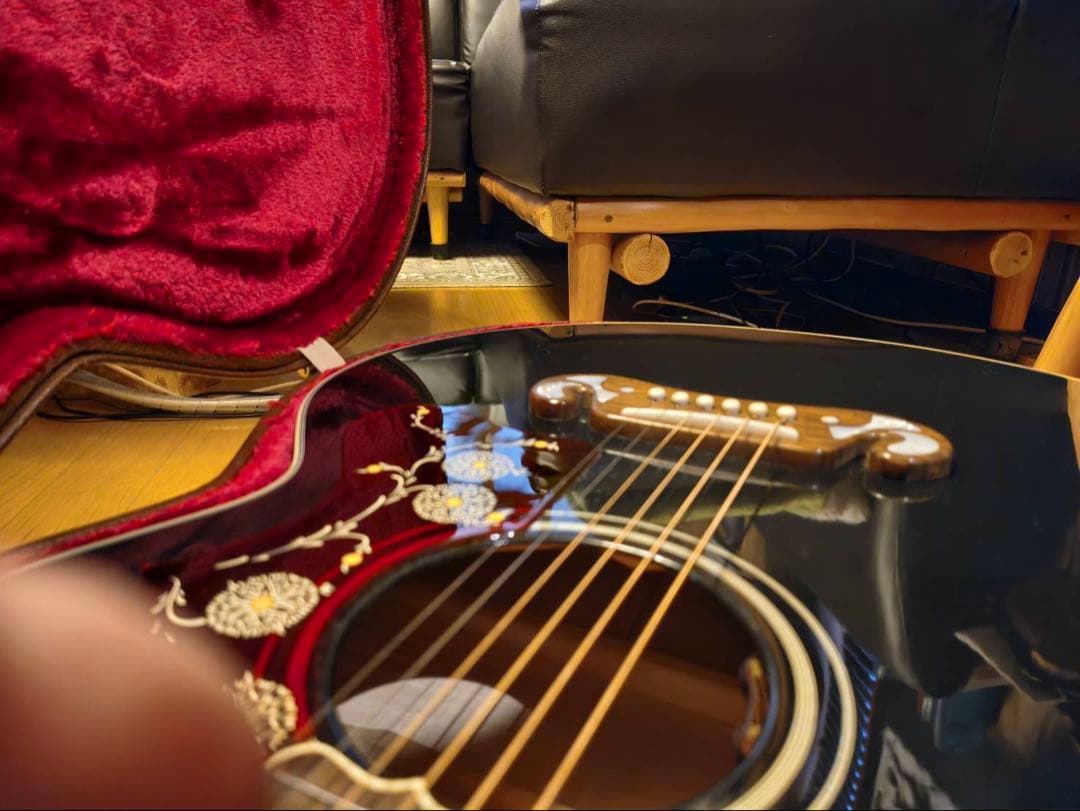 ギブソンGibson Elvis SJ-200 エルビス スーパージャンボ