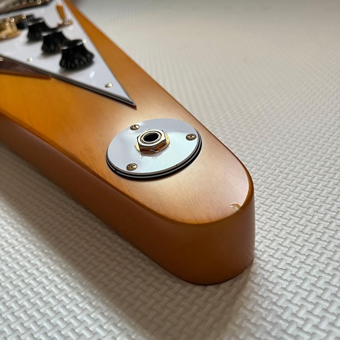 ギター Epiphone IGC 1958 Korina Flying V