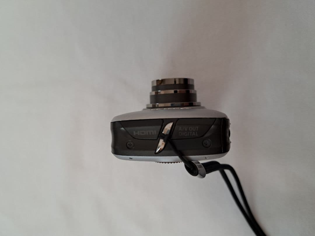 Canon キャノン IXY デジカメ 930IS　シルバー　カメラ