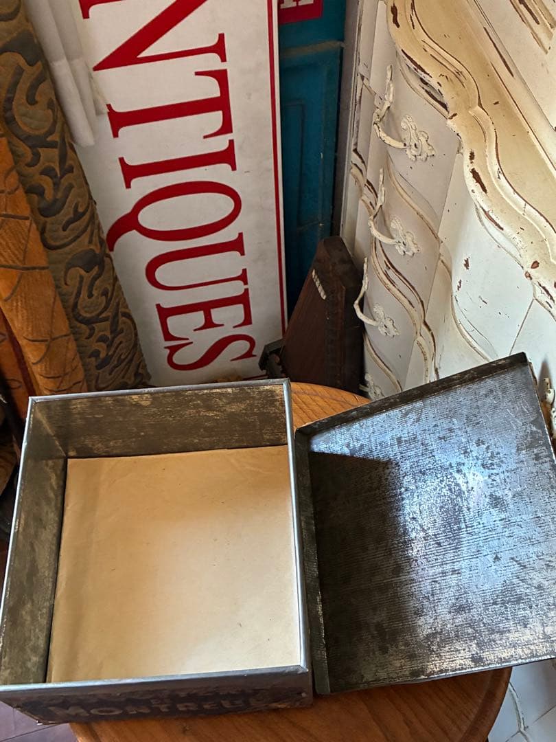 フランス　アンティーク　ビスケット缶　大きな　ティン缶　収納缶　特大　約90年前