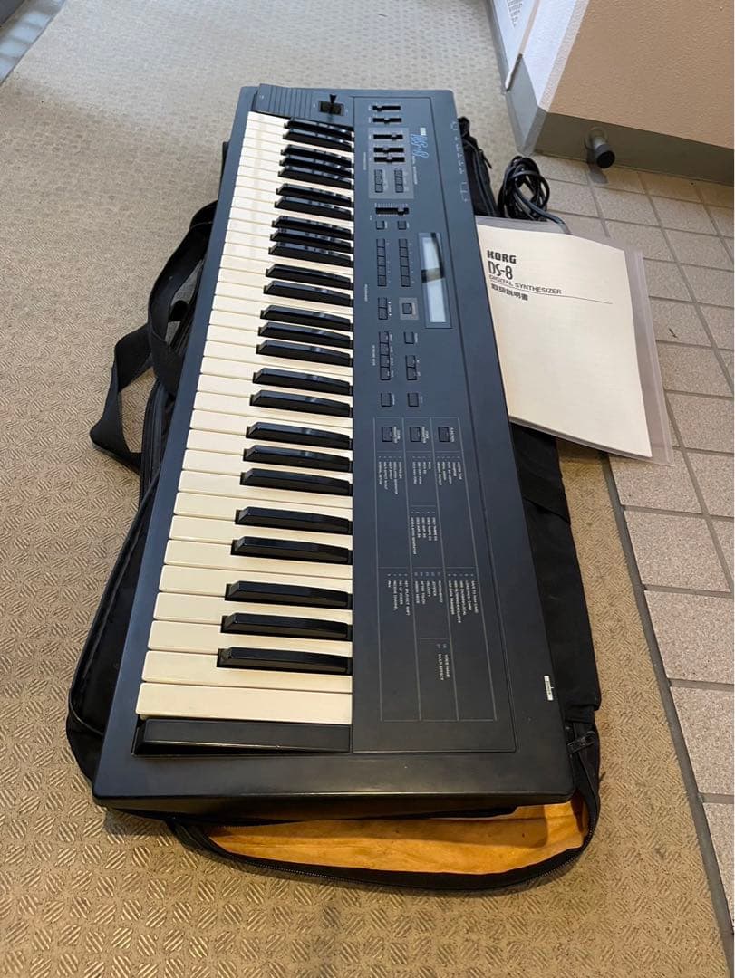 電子ピアノ　シンセサイザー　KORG DS-8