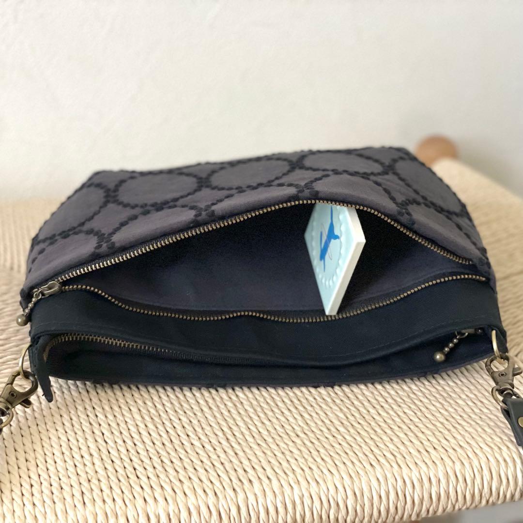 ⚮̈ミナペルホネン　tambourine charcoal ドラポケショルダー