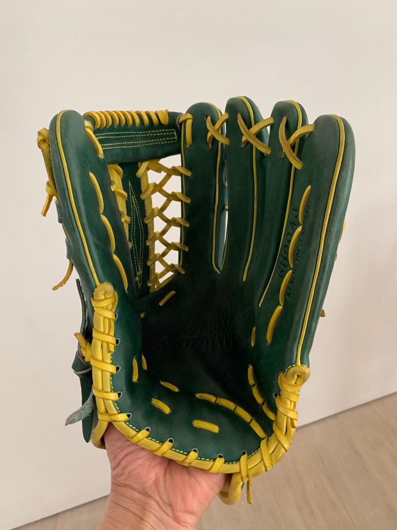 柳田悠岐　グローブ