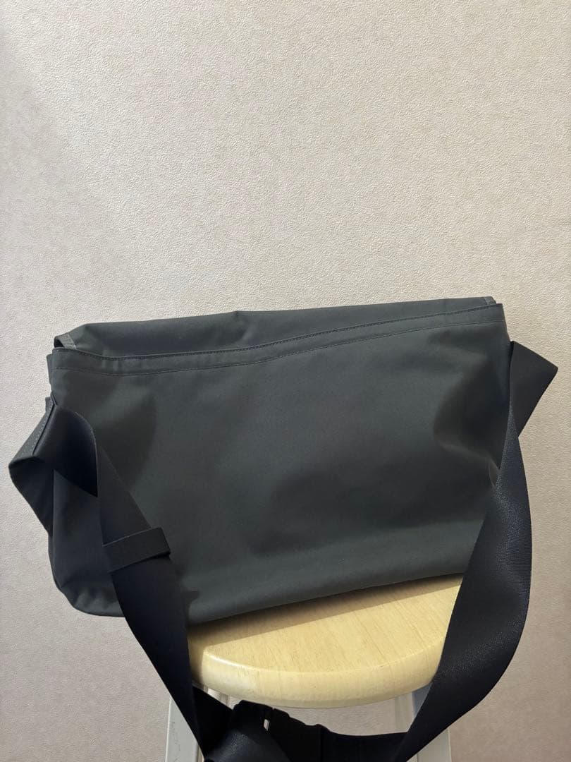 スタンダードサプライ SIMPLICITY フラップメッセンジャー グレー