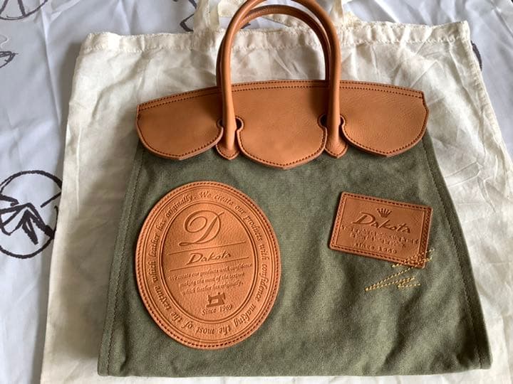 Dakotaのキャンパス生地で出来たお洒落な旅　bag