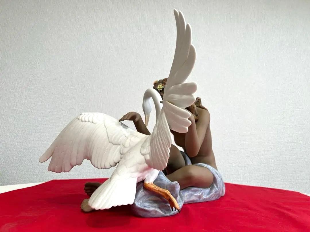 リヤドロ　レダと白鳥