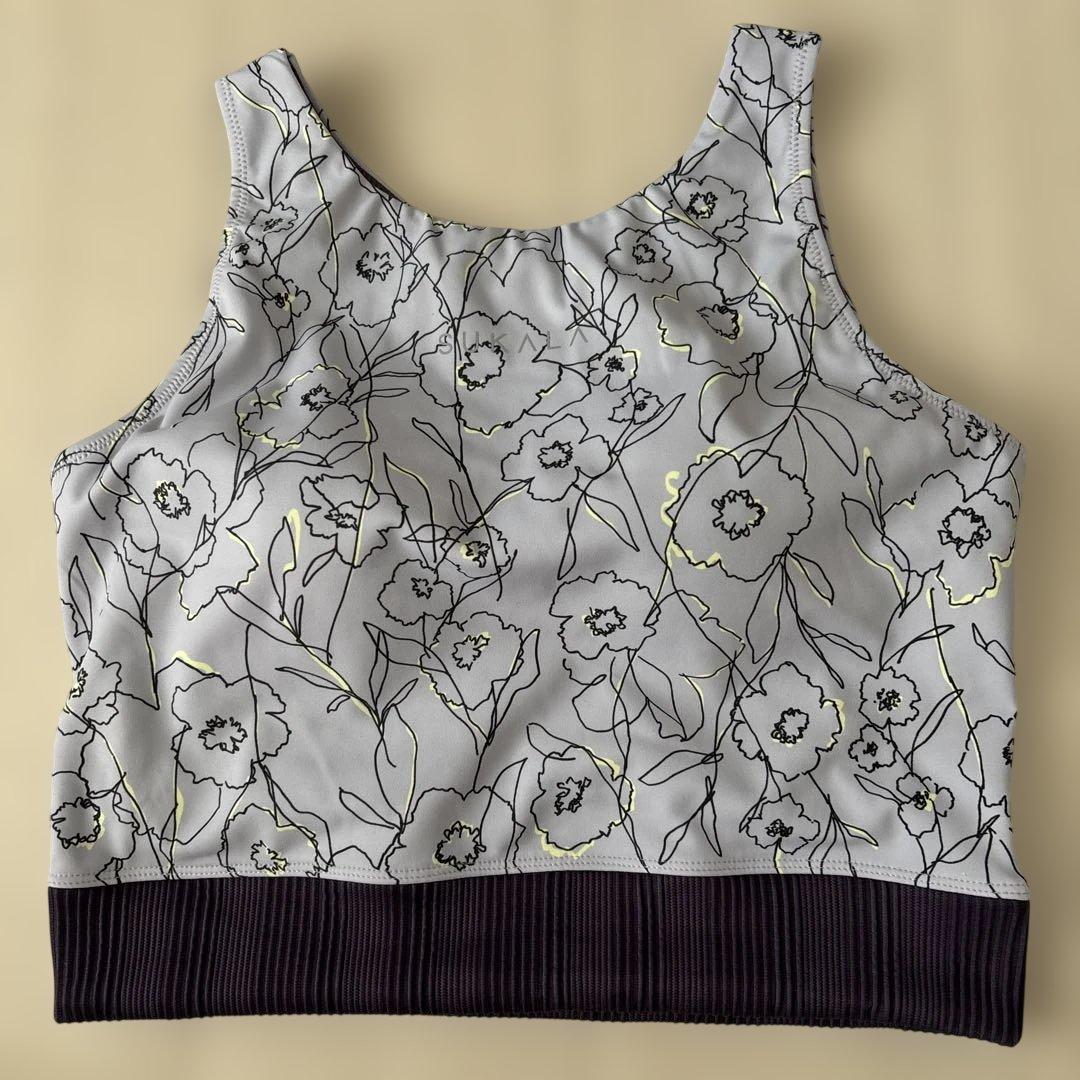 【新品】花柄タンクトップ スポーツウェア　Mサイズ