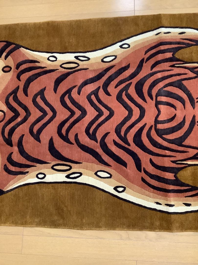 SALE 『本物』 チベット絨毯　チベタンタイガー　特大　約183cm